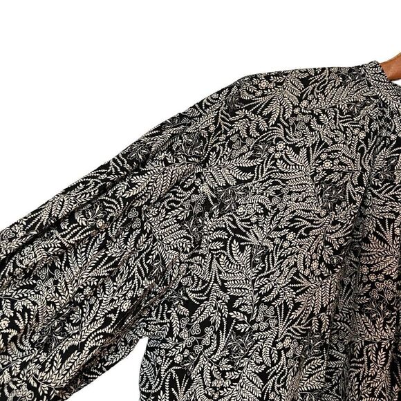 3 for $30! H&M floral printed button up blouse - Picture 10 of 10